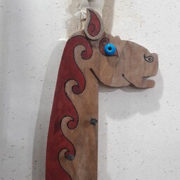 جا کلیدی چوبی با طرح کله اسبی با روش نقاشی روی چوب گردو 