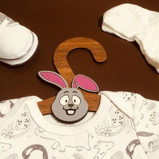 چوب لباسی کودک ( رخت آویز ) سیسمونی بچه طرح خرگوش فانتزی 