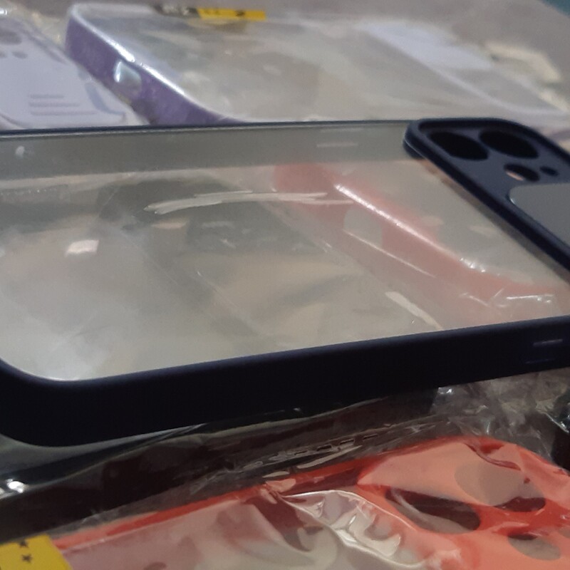 گارد سیلیکونی شفاف ایفون 12 دارای کشو برای محافظت از دوربین عقب ایفون