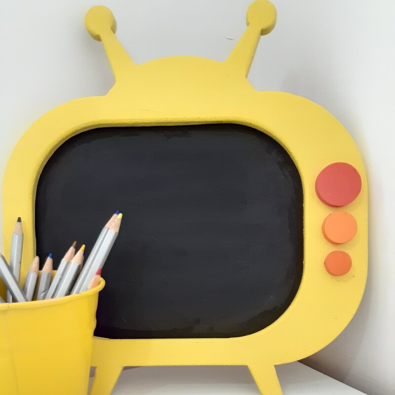 تخته سیاه گچی طرح TV بارنگ دلخواه شما برای اتاق کودک یامنزل