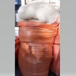پشم حلاجی شده سفید خالص درجه یک تمیز و باکیفیت مخصوص پر کردن بالشت تشک(1کیلو)