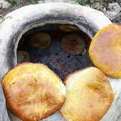 نان سنتی قرصه استان گلستان بسیار خوشمزه خوش عطر جهت یک عصرانه کامل همچنین قابل میل کردن همراه انواع غذاها