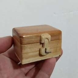 جعبه صندوقچه چوبی خاص و آنتیک  منحصر بفرد  بهترین هدیه  دست ساز   لولا و قفل  چوبی خاص