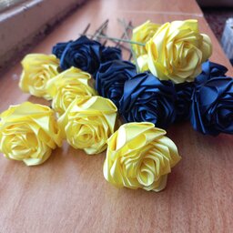 گل های ساتنی - هنر دست -رنگ زرد -مناسب برای هدیه دادن - امکان ارسال 4 شاخه گل به بالا- شاخه ای به فروش می رسد