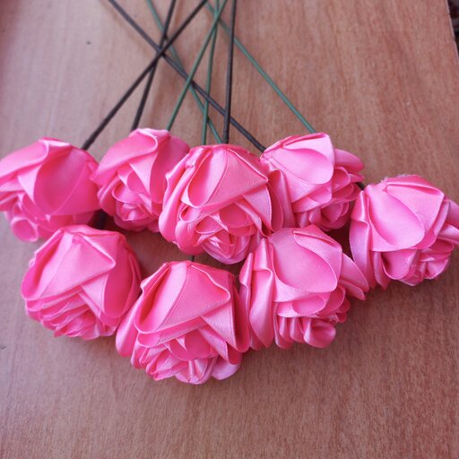 گل های ساتنی - هنر دست -رنگ صورتی -مناسب برای هدیه دادن - امکان ارسال 4 شاخه گل به بالا- شاخه ای به فروش می رسد