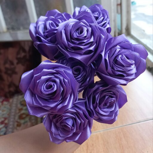گل های ساتنی - هنر دست -رنگ بنفش -مناسب برای هدیه دادن - امکان ارسال 4 شاخه گل به بالا- شاخه ای به فروش می رسد