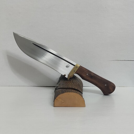 چاقو شکاری سنتی زنجان دست ساز خودم قابل استفاده در آشپزخانه و قصابی تیز و برنده میباشد