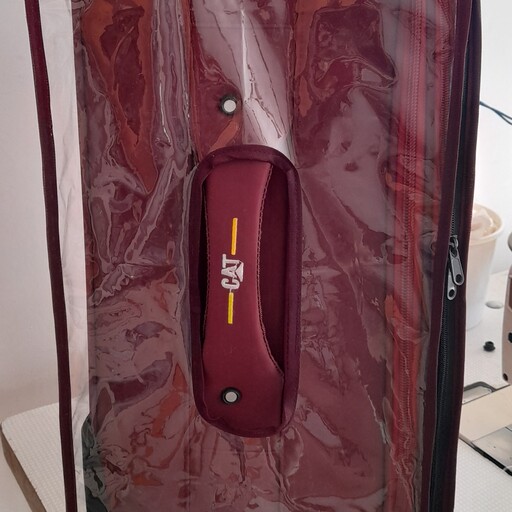 کاور چمدان برای محافظت از آسیب و کثیف شدن چمدان کاملا متناسب با شکل و سایز چمدان شما 