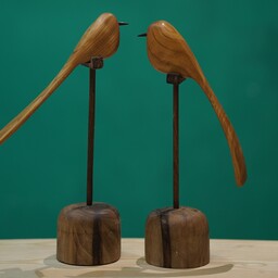 ست مجسمه پرنده چنس چوب توت و گردو همراه پایه وزن تقریبی 400 گرم