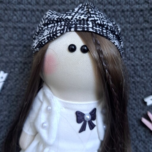 عروسک روسی دختر  پیراهن سفید
