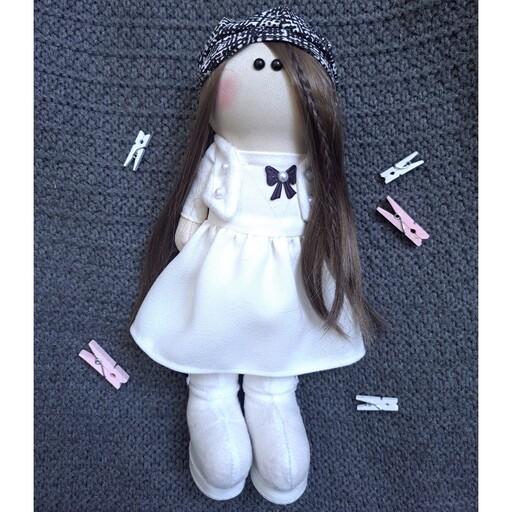 عروسک روسی دختر  پیراهن سفید