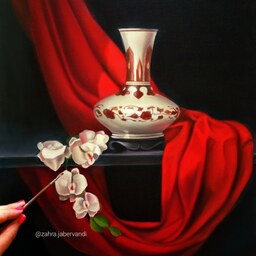 تابلوی نقاشی  رنگ روغن  گلدان و پارچه قرمز سبک رئال سایز 35 در 60  