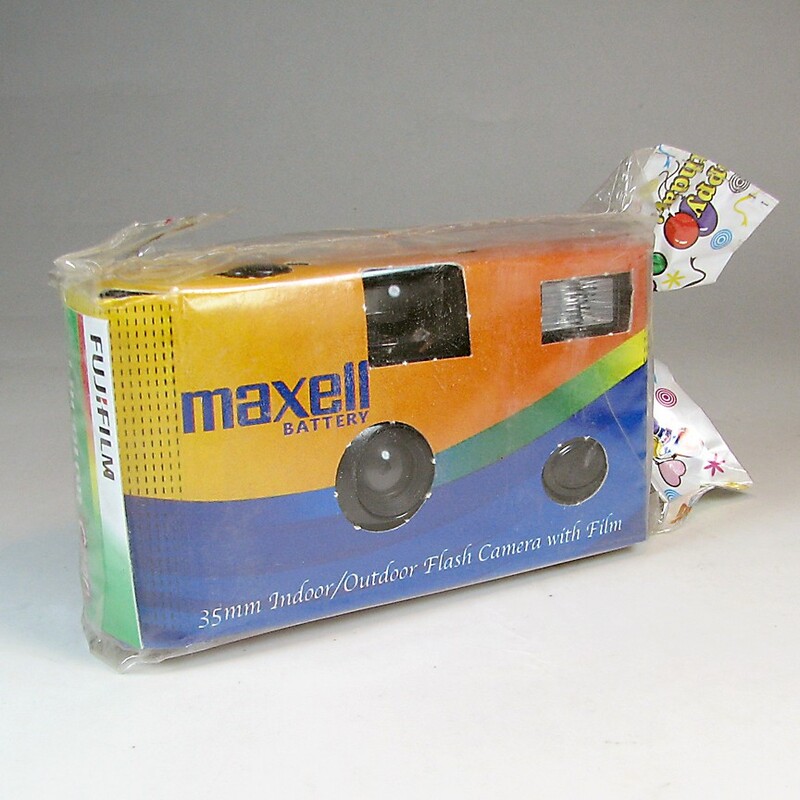دوربین نوستالژیک یکبار مصرف MAXELL