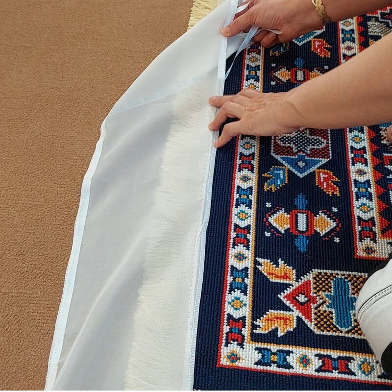 محافظ ریشه فرش قالیچه یک متری(خرید مستقیم از تولیدکننده) در  دو رنگ طوسی و شیری موجوده