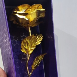 گل رز طلایی ولنتاین همراه با باکس و کارت طلایی