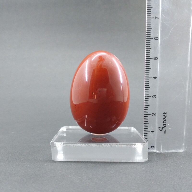 تندیس سنگ جاسپر( Red Jasper ) سرخ طبیعی  تراش تخم مرغی با پایه