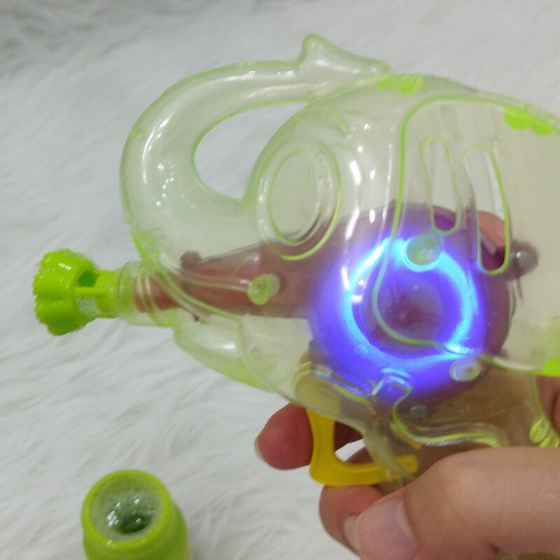  تفنگ حباب ساز چراغدار صدادار  با محلول حباب ساز مدل فیل  رنگ سبز جذاب 