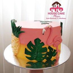 کیک تولد خامه ای خانگی با تم استوایی فلامینگو صورتی 