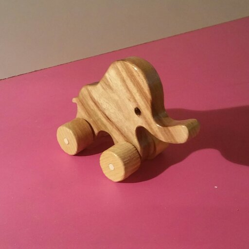 فیل چوبی اسباب بازی  ساخته شده از چوب طبیعی محصول از مجتبی ماکت با برند myminiland 