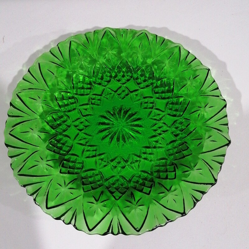 یک دست 6 عددی پیش دستی نوستالژیک سبز صنایع دستی خمیر مایه شیشه سبز هست و شیشه رنگ نشده