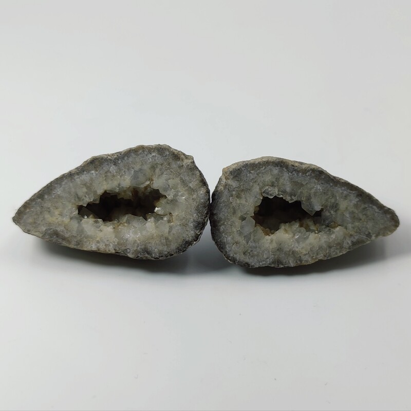 یک جفت ژئود سنگ عقیق سلیمانی معدنی و طبیعی 