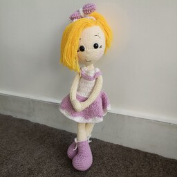 عروسک بافتنی دخترانه مهنا با لباس قابل تعویض قابل سفارش در رنگ بندی مختلف
