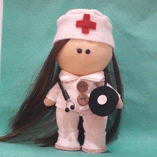 عروسک روسی 13 سانتی با کفش و کلاه پرستاری و گوشی پزشکی دخترانه و پسرانه به صورت جاسوئیچی