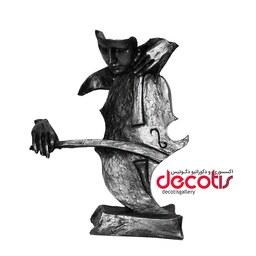 مجسمه دکوتیس مدل نوازنده ویولن سل نقره ای ممتاز