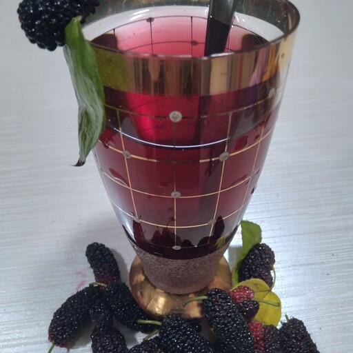 شربت شاه توت مخصوص تابستان در بطری های 1 و 300 لیتری 