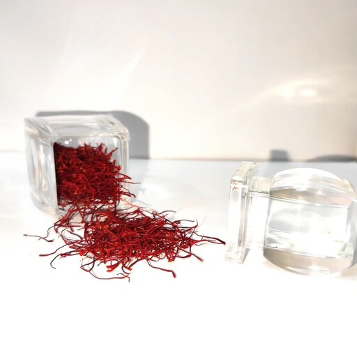 زعفران سرگل  یک مثقالی  بسته بندی آذین   با تضمین کیفیت و ضمانت مرجوعی 
