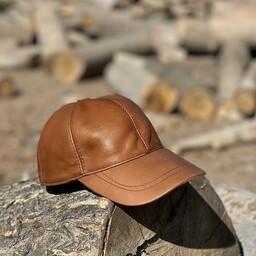 کلاه چرم طبیعی در رنگ بندی مختلف برای خانم ها و اقایان 