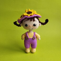 عروسک دختر بهاری