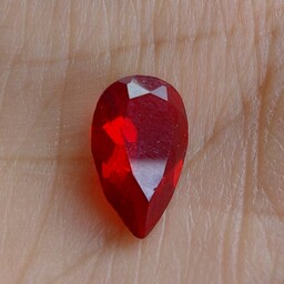 سنگ یاقوت سرخ با رنگ و طرح خاص با کد ی03