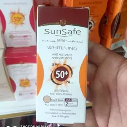 ضد آفتاب روشن کننده سان سیفspf50کرم پودری بژ روشن   (همیشه گل با آی گل)sunsafe ضد آفتاب سان سیف