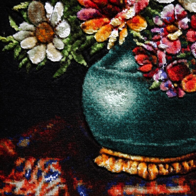 تابلو فرش دستبافت ابریشم (چله نخ) طرح گل بابونه و گلدان