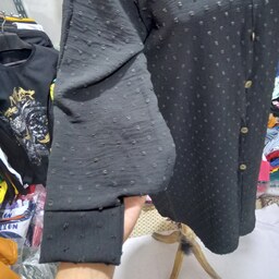 مانتو ابروبادی جلو دکمه یقه هفت جنس پارچه ابروبادی  اشکی فقط 198.000 تومن خرید مستقیم از تولیدی فریک شاپ عمده فروشی لباس