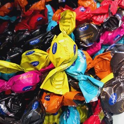 شکلات آندیس میکس مغزدار  وزن یک کیلو قیمت روز 800.000 تومان