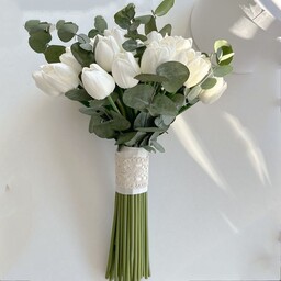دسته گل عروس  لاله لمسی سفید خاص و جذاب 