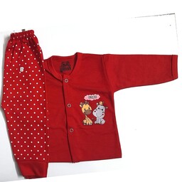 لباس نوزادی وبچگانه بلوز  جلودکمه و شلوار سایز 0تا3 طرح قرمز زرافه