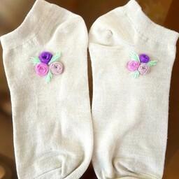 جوراب گلدوزی شده با دست طرح گل های رز