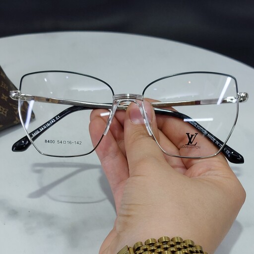 عینک فریم طبی پد بینی یه تیکه  زنانه برند لویی ویتون کیفیت عالی رنگ ثابت و بدون حساسیت مناسب نصب انواع عدسی 