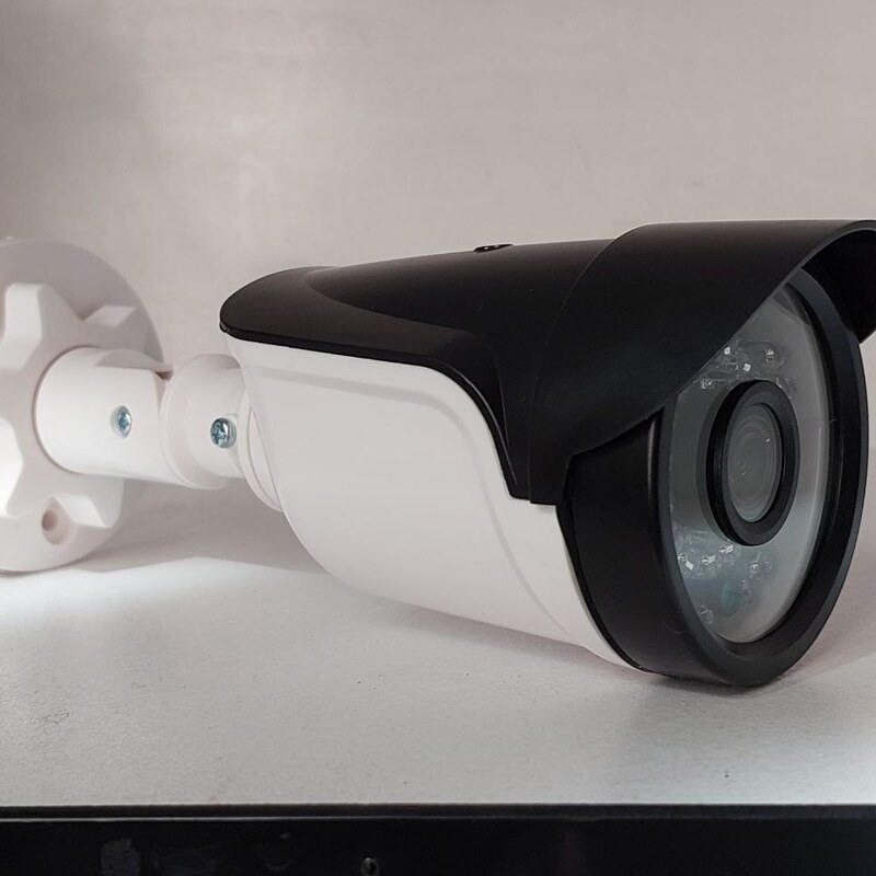 دوربین بالت AHD دو مگاپیکسل با بدنه پلاستیکی  و 20 متر قدرت دید در شب