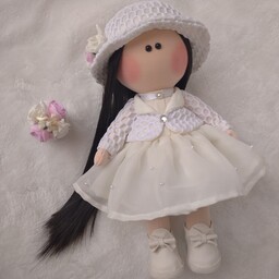 عروسک روسی دختر(اندازه 20 سانت) کلاه سفید مناسب هدیه با بالاترین کیفیت