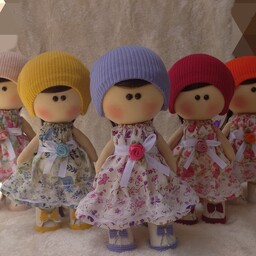 عروسک روسی دختر بیست سانتی با کلاه ثابت و قیمت مناسب 