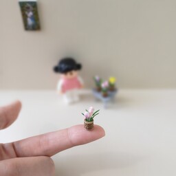 گلدان مینیاتوری طرح دار 1 عددی مناسب برای ماکت سازی، خانه عروسکی و باربی در رنگ دلخواه