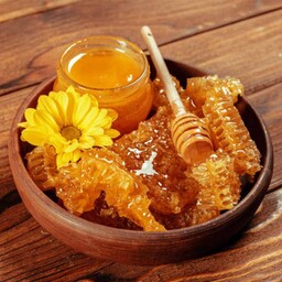 عسل وحشی چهل گیاه  1000 گرمی ساکاروز زیر 1 با برگه آزمایش معتبر