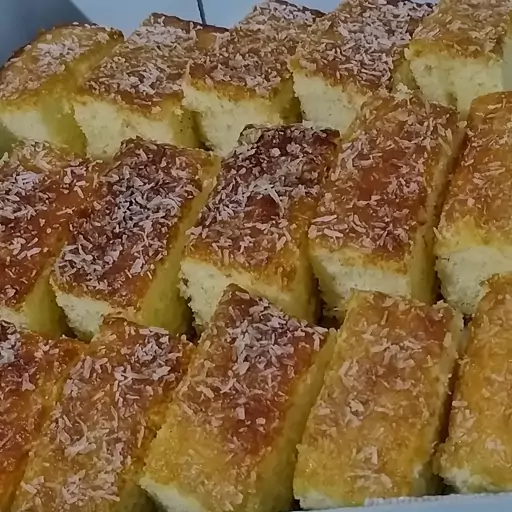 کیک برشی خانگی(یک کیلویی)