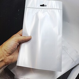 سلفون شفاف چسب دار مناسب بسته بندی محصول   (بسته 5 عددی)ابعاد  20 در 14.5 سانتیمتر 