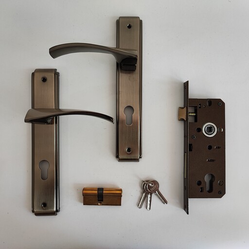 مجموعه دستگیره ،  قفل و سیلندر  120 مخصوص درب چوبی