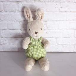 عروسک خارجی خرگوش از برند ایکیا یک کار بسیار زیبا.پارچه ضدحساسیت قابل شستشو.اجزای صورتش گلدوزی شده.